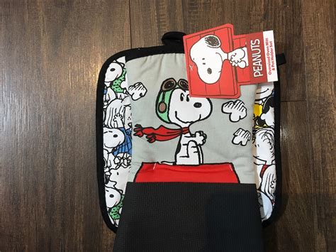 Peanuts Snoopy Oversized Oven Mitt And Pot Holder Set Etsy