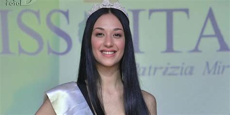 Sara Bari Dal Bar Dei Genitori A Siracusa Al Sogno Di Miss Italia In