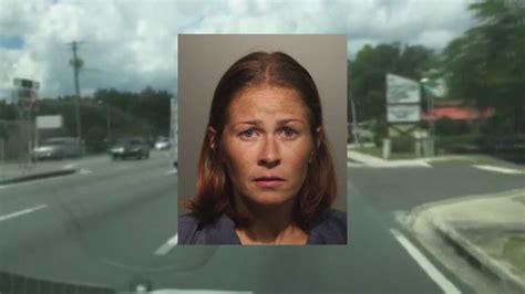 Pd Florida Woman Pulls Out Gun Flashes Badge In Road Rage Incident