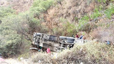 Bus se embarranca y deja 10 heridos en vía al occidente chofer queda