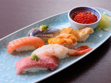 "Adult's Counter Sushi" in Otaru, the Town of Sushi Discover Oishii ...