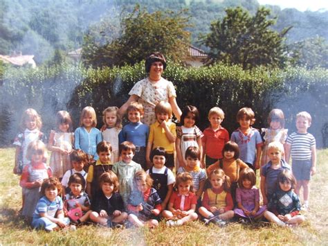 Photo De Classe Petite Ou Moyenne Section De 1977 Ecole Villa