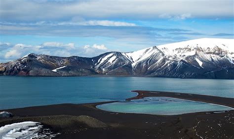 Antarctica's active volcanoes could end world with deadly floods ...