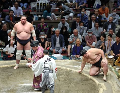 【元白鵬・宮城野親方の目】照ノ富士さすがの一番 幕内ナンバーワンの上半身の力でねじ伏せた スポーツ報知