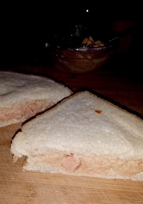 Rebecca's Amazing Creations: Classic Tuna Sandwich