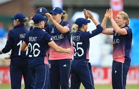 Heather Knight made the breakthrough with the ball | ESPNcricinfo.com