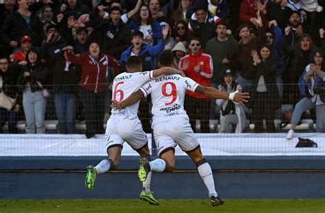 Luis Suárez Marcó En Triunfo De Nacional Sobre Peñarol En El Clásico