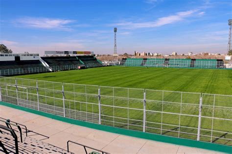 Una Fan Tica Le Propuso Casamiento A Su Novio En La Cancha Sabelo