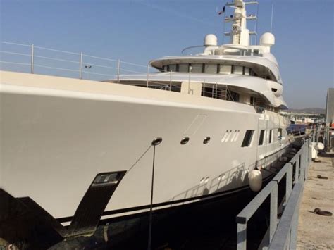 85m Superyacht Enters The Dry Dock Of Palumbo Marseille Superyachts Itm