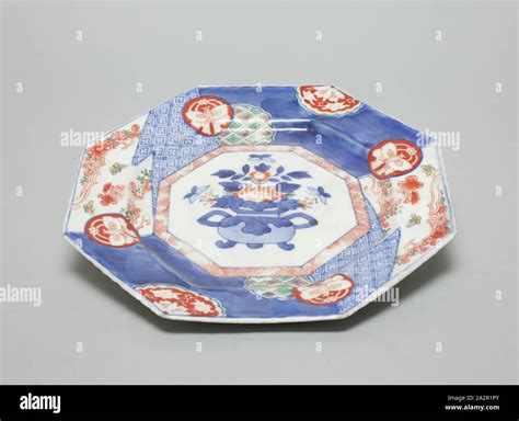 Octagonal plate fotografías e imágenes de alta resolución Alamy