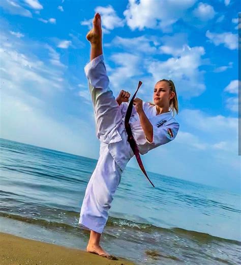 Pin By Ruddy R On Artes Marciales Martial Arts Girl Martial Arts