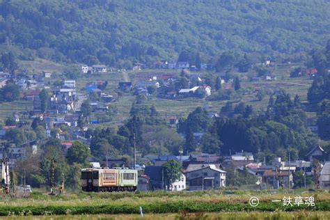 気動車に迫る戸狩の山滴る 一鉄草魂 鉄道風景乗車記ときどき名所とグルメ