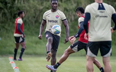 Presidente Fábio Mota Confirma Saída Do Zagueiro Zapata Do Vitória