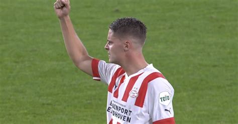 Videogoal Joey Veerman Schiet Psv Op Voorsprong Tegen Arsenal Vandaag Inside