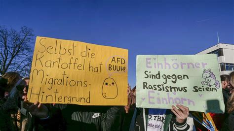 Rund 7000 Menschen Setzen Klares Zeichen Gegen Rechts