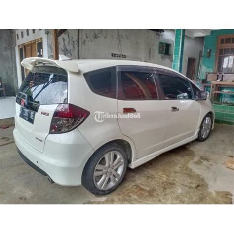 Mobil Honda Jazz RS 2011 Matic Surat Lengkap Mesin Kering Siap Pakai Di