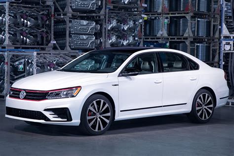 2018 Honda Accord Vs 2018 Volkswagen Passat Which Is Better Autotrader