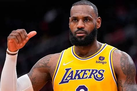 LeBron James happy with Suns and Mercury sale announcement | Marca 