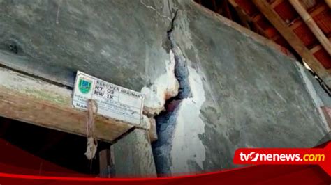 Puluhan Rumah Warga Di Kebumen Rusak Akibat Tanah Bergerak