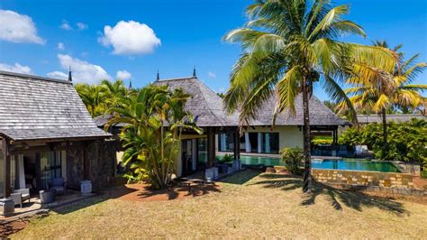 Beach front villa rentals in Mauritius | Villanovo