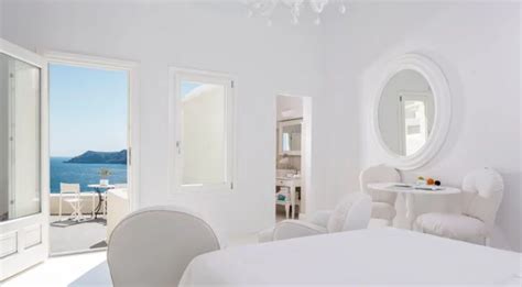 5 Star Hotel in Oia Santorini | Canaves Oia Suites