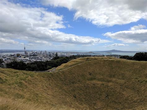 Mt Eden and Auckland Domain – Working While Wandering