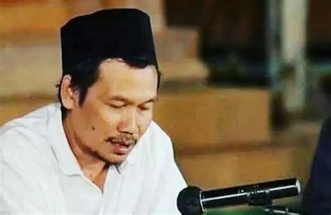 Mengenal lebih dekat Gus baha, Berikut Profil Singkatnya