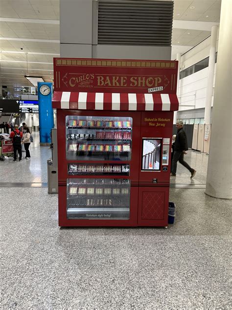 Cake vending machine in Toronto : r/mildlyinteresting