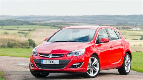 Vauxhall Astra Hatchback 2009 2015 Practicality Boot Space Carbuyer