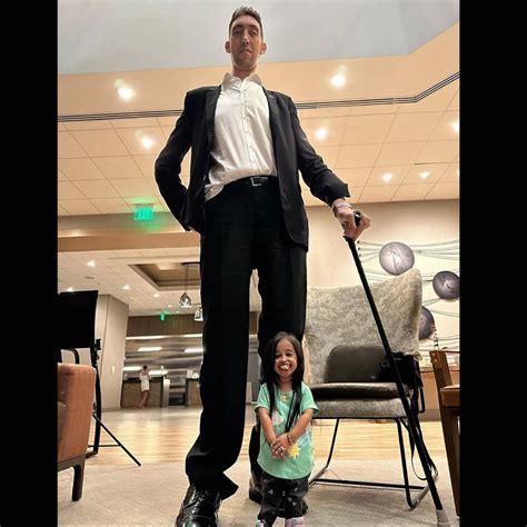 World’s Shortest Woman and Tallest Man Reunite and Their Height ...