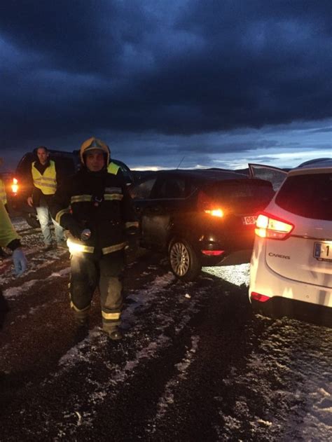 Cuatro Heridos Leves Y Cinco Veh Culos Implicados En Un Accidente