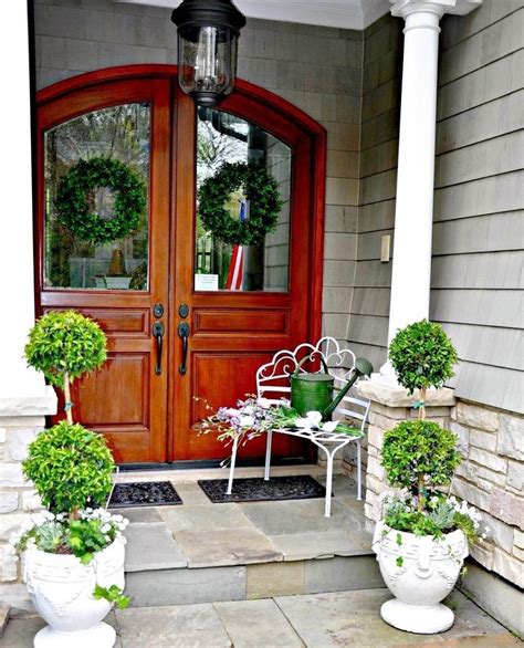 Beautiful Front Door Planter Ideas 32 Porch Planter Ideas Porch Planters Front Porch Decorating