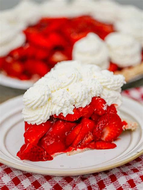 Original Copycat Shoneys Strawberry Pie The Baking Chocolatess