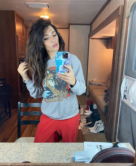 Sexy Sarah Shahi Mirror Selfie Rcelebrityselfies