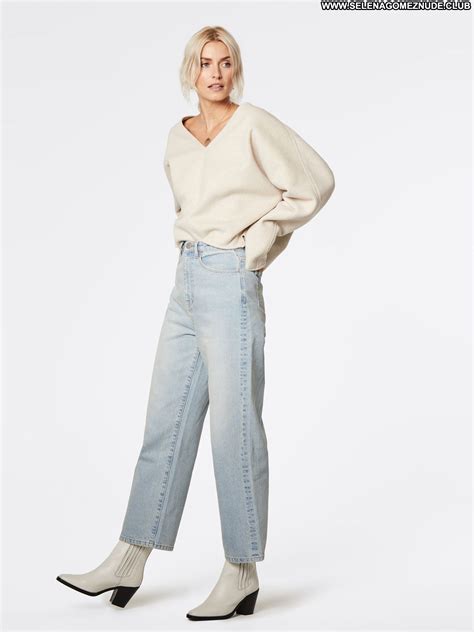 Lena Gercke No Source Celebrity Beautiful Sexy Babe Posing Hot