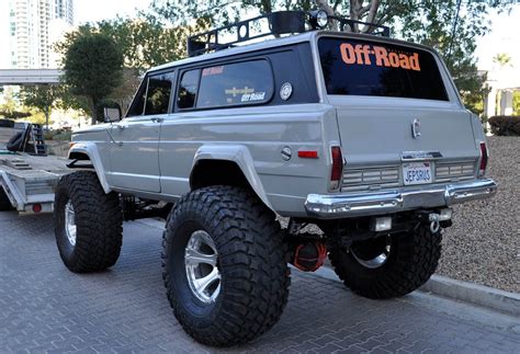 Not The Common Offroading Jeeps Looks Like 1969 1970 Cherokee Jeep