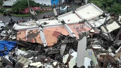 Indonesia earthquake today leaves at least 46 dead, hundreds hurt on ...