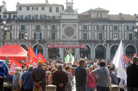 Strage Di Piazza Loggia Il Dovere Della Memoria La Voce Del Popolo