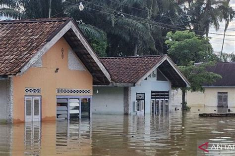 Bpbd Catat Ribu Jiwa Terdampak Banjir Di Kabupaten Tebo Antara