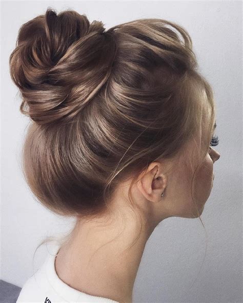 Pin By Kalte 0 On Hair Cute Bun Hairstyles Long Hair Styles Bun