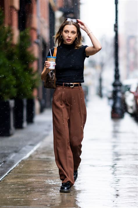 Heres How To Style The Baggy Pants Trend Celebs Are Obsessed With