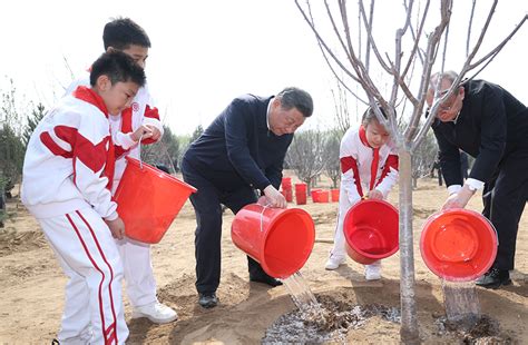 党和国家领导人参加首都义务植树活动【6】 新闻报道 中国共产党新闻网