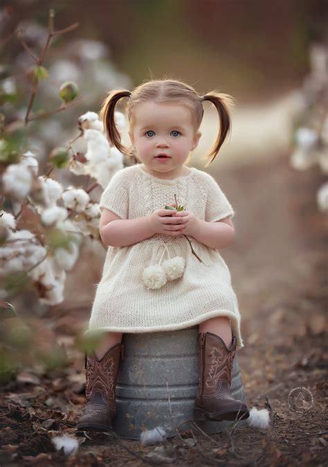 dew drops photography ga toddler girl cotton field summer toddler girl photography