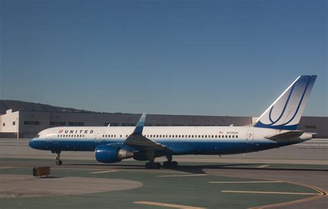 Airplane Art - United Boeing 757 - with Winglets! - Economy Class & Beyond