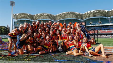 Aflw Round Table Can The Crows Complete A Historic Double Espn