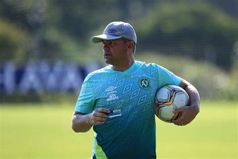 Umberto Louzer Deixa Chapecoense E J Tem Pr Contrato O Sport Ne