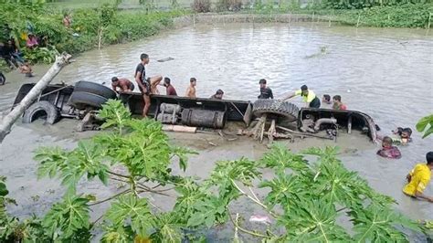 ঝালকাঠিতে বাস দুর্ঘটনা জেলা প্রশাসনের ৫ সদস্যের তদন্ত কমিটি