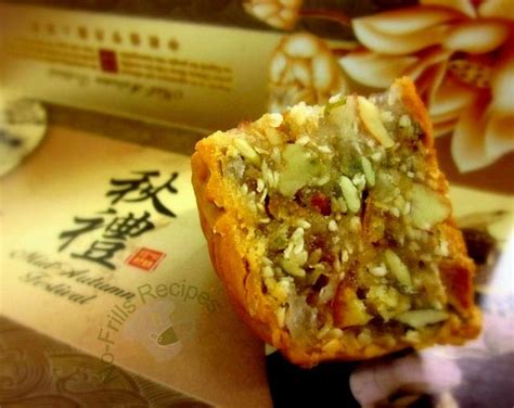 Traditional Mixed Nuts Mooncake ~ 2013 | Thai recipes dessert, Mooncake ...