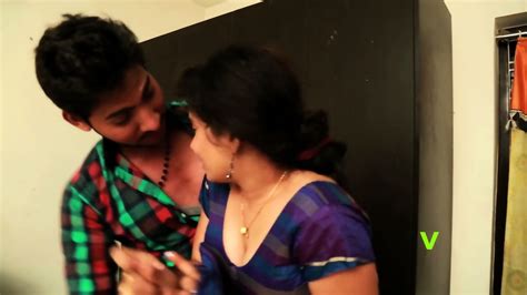 Hot Desi Shortfilm 528 Varsha Aunty Big Boobs Cleavage Show In Blue Blouse