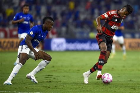 Atacante Do Flamengo Bruno Henrique Se Manifesta No Twitter